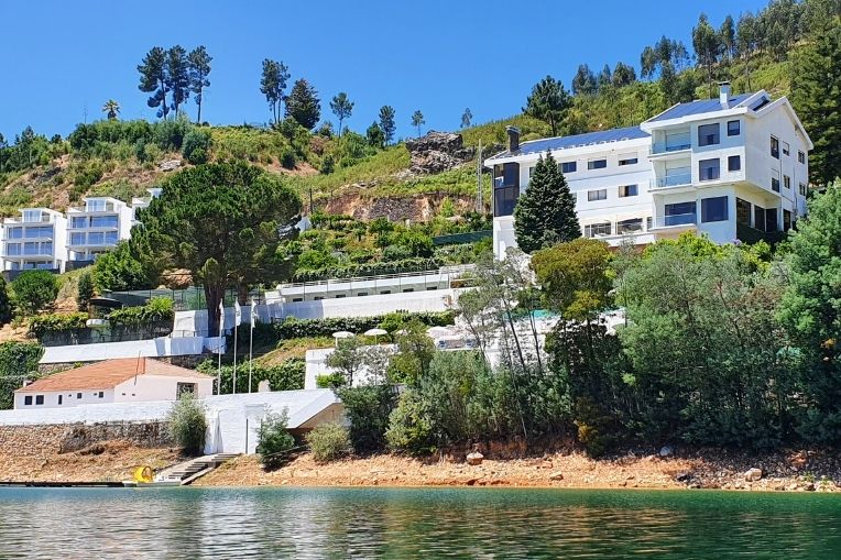 Lago Azul Eco Hotel ****