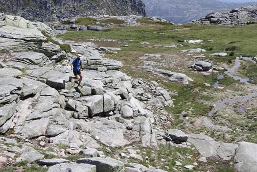 Bének Morais durante o difícil percurso do Ultra Trail Serra da Estrela ultratrial serraestrela2015 3