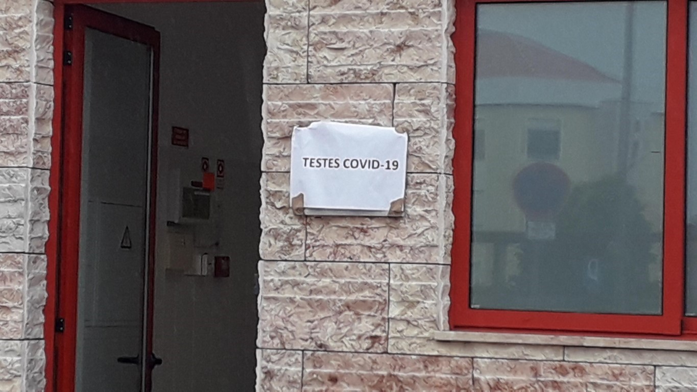 testes ao COVID-19