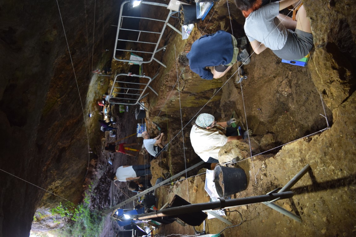 Investigação na Gruta da Avecasta retomada