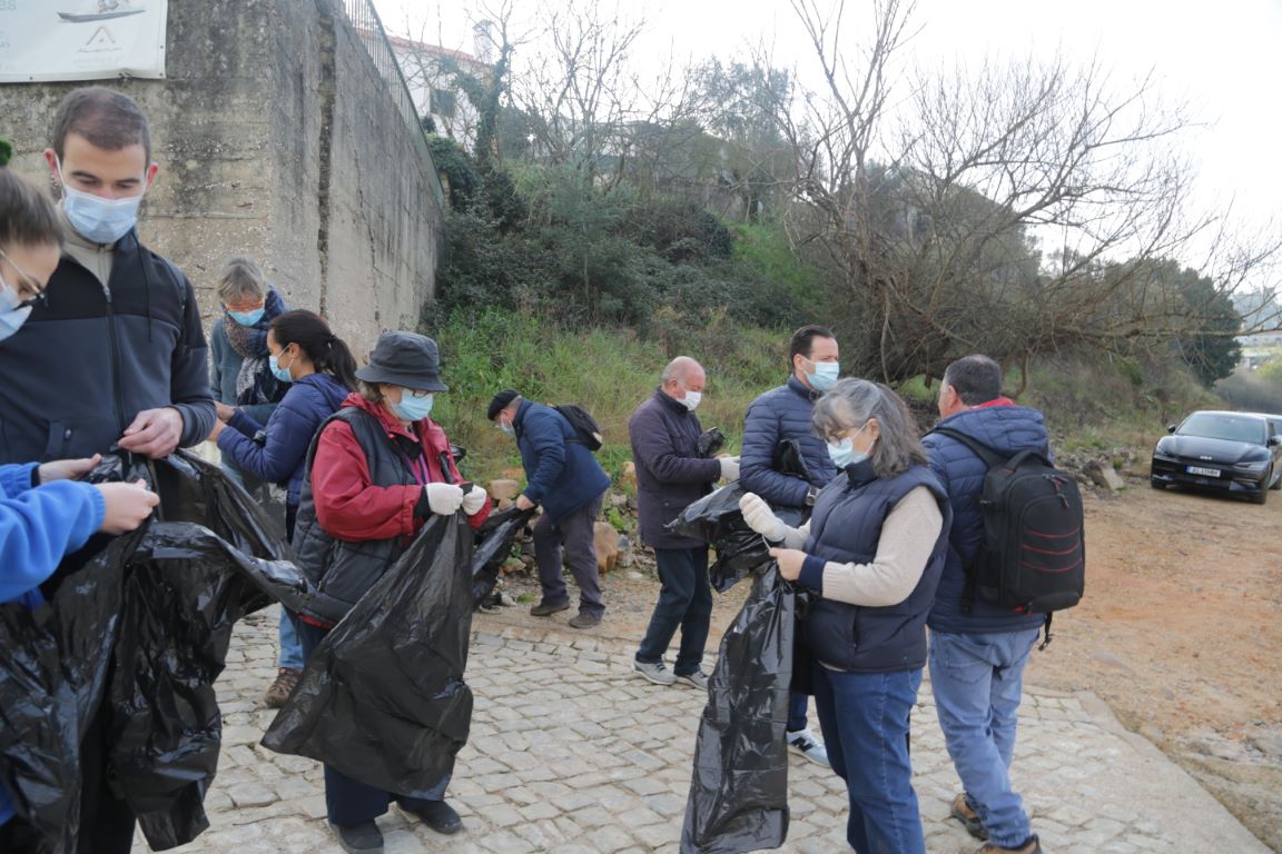 Ação de limpeza em Dornes
