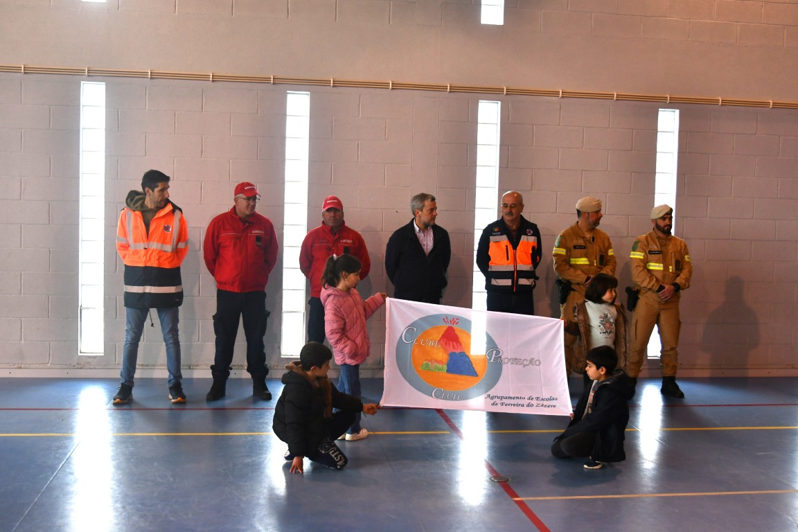 Ferreira do Zêzere hasteia bandeiras do Clube de Proteção Civil