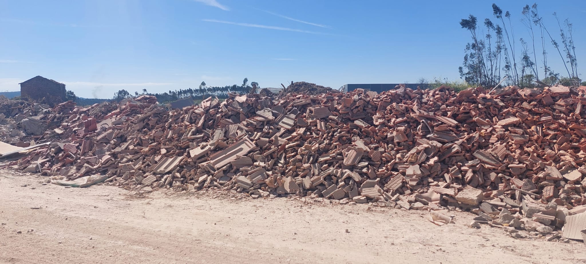 Deposição de detritos florestais e de obras